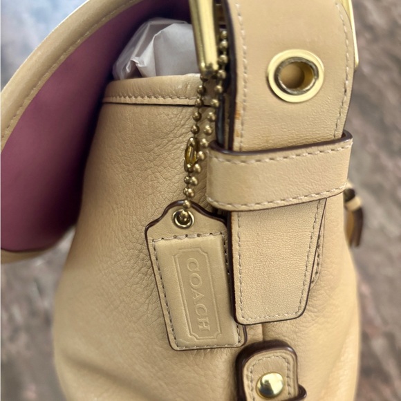 Coach - Picture 7 of 7